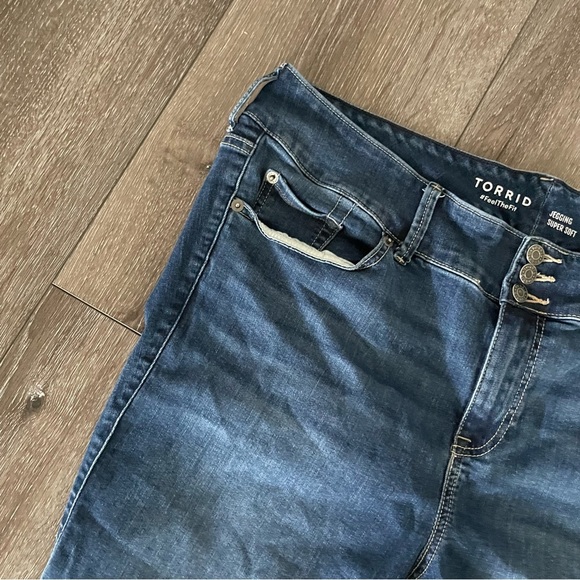 TORRID Super Soft Jegging Skinny High-Rise
Jean Size 20 - Picture 5 of 8